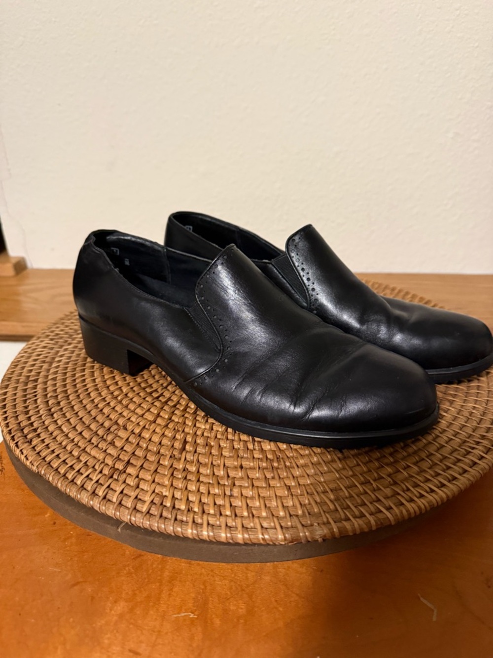 Munro Black‎ Leather Slip-On Low Heeled Shoe